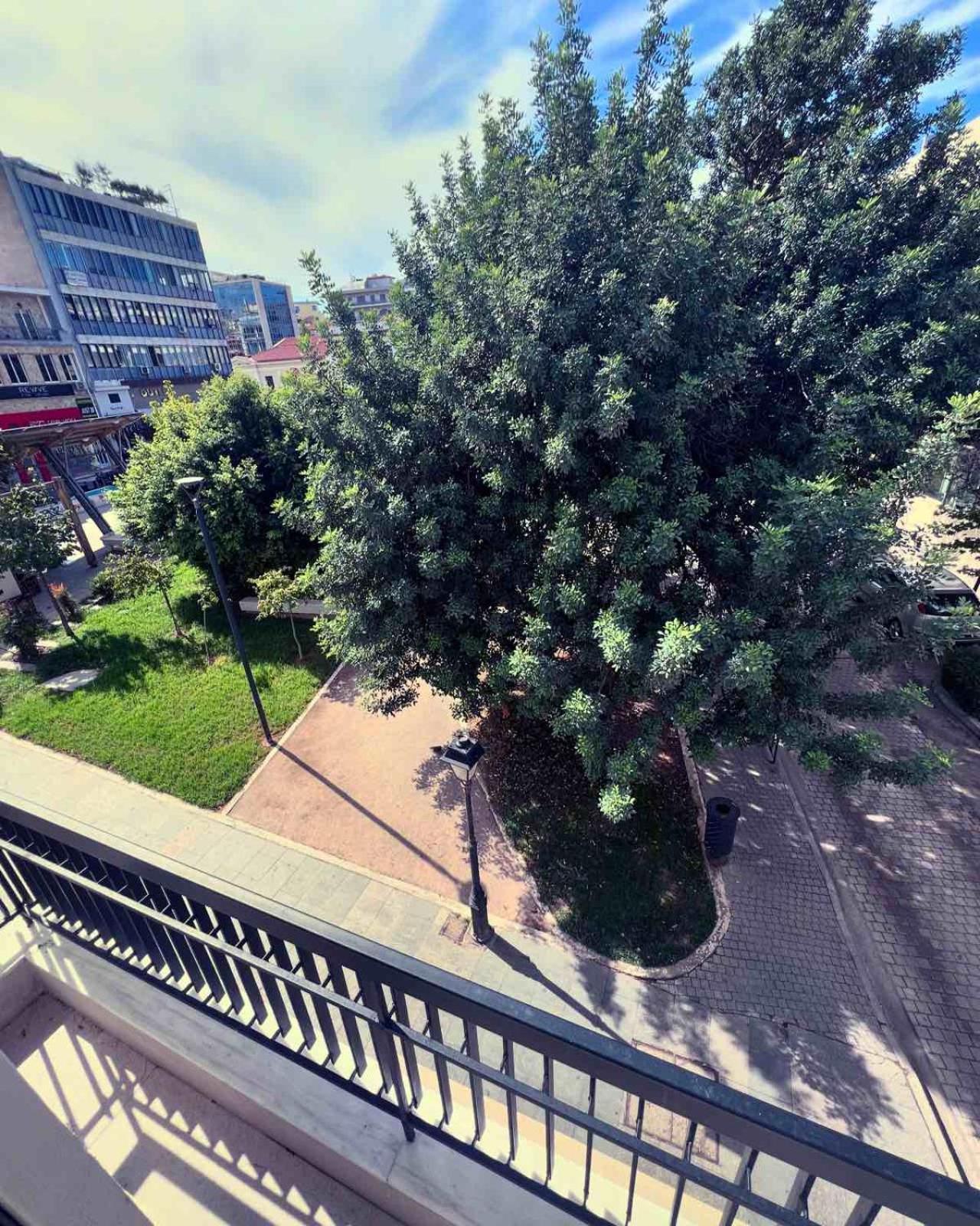 Luxurious Wooden Detail Flat In City Center Chalkís Exterior foto